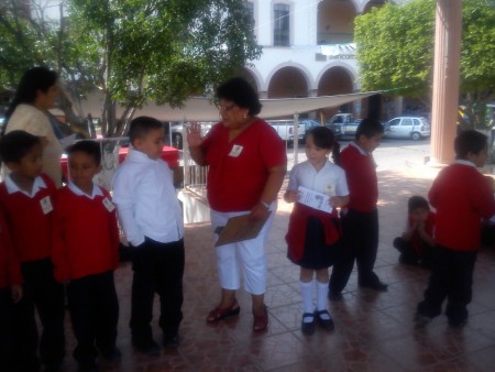 SIRVIENDO A MI COMUNIDAD